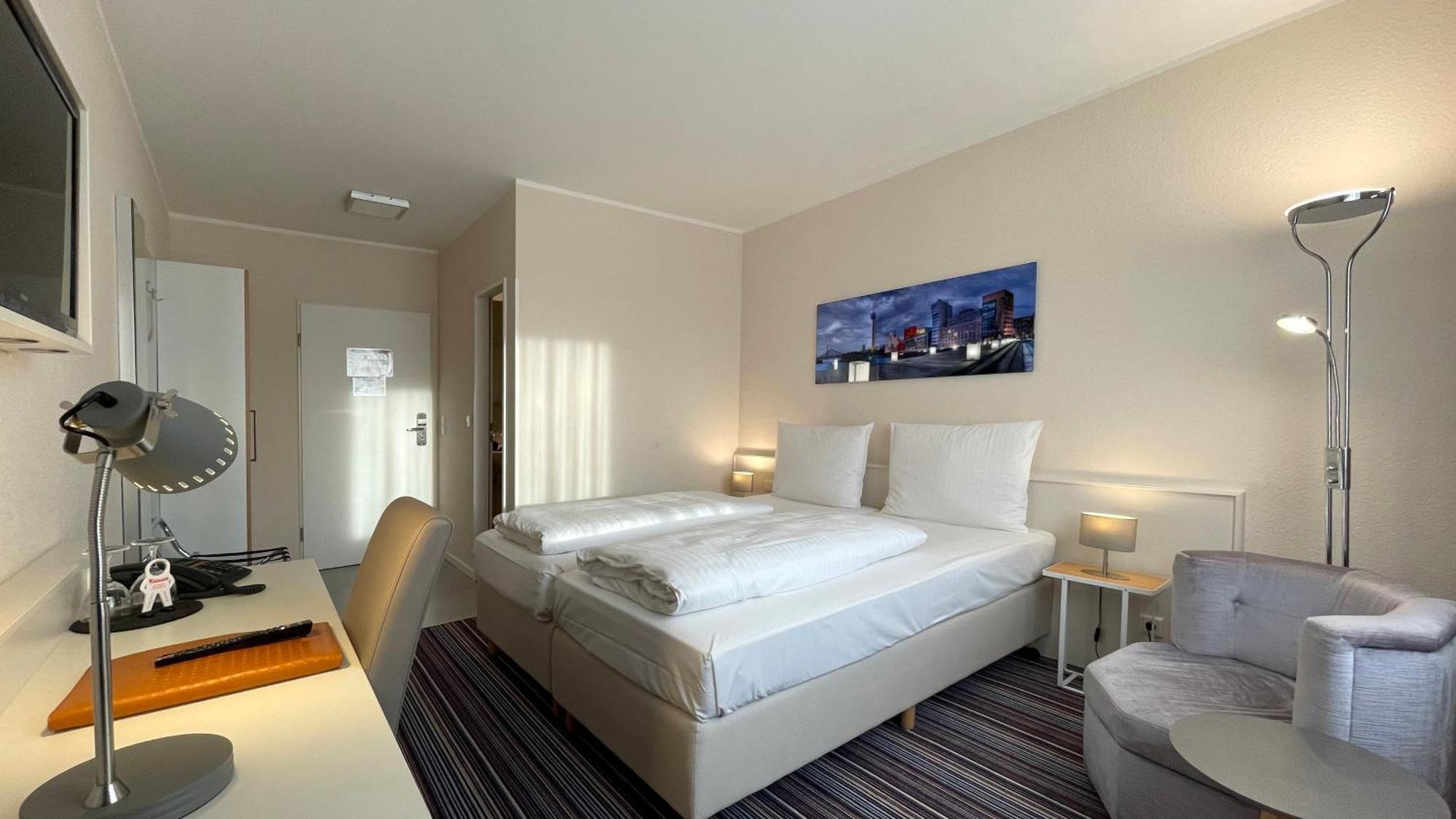 Hotel Astra Düsseldorf Exteriör bild